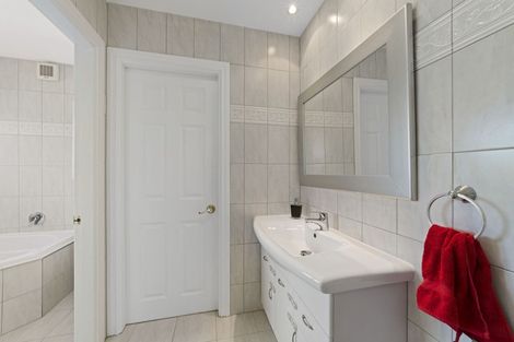 Photo of property in 20 Endeavour Drive, Whitby, Porirua, 5024