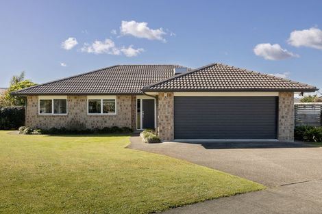 Photo of property in 15 Parkland Rise, Omokoroa, 3114