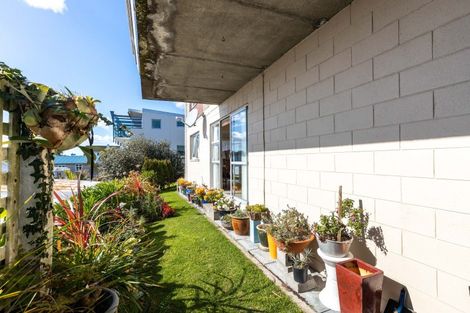 Photo of property in 21 Bayly Road, Moturoa, New Plymouth, 4310