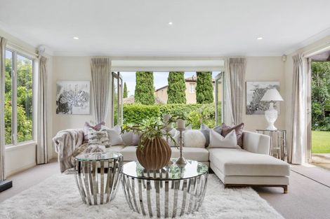 Photo of property in 10 Quedley Court, Eastern Beach, Auckland, 2012