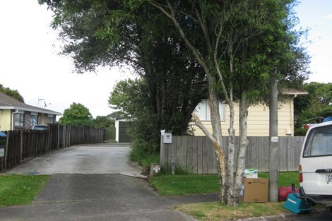 Photo of property in 2/30 Challen Close, Conifer Grove, Takanini, 2112