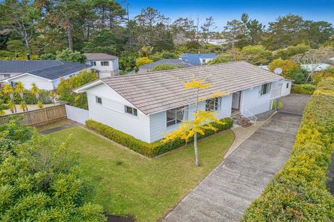 Photo of property in 18 Regency Place, Sunnynook, Auckland, 0632