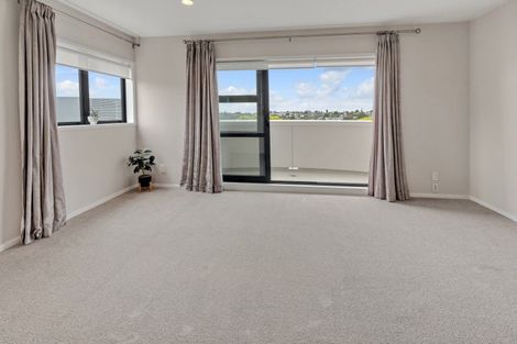 Photo of property in 6/5 Cook Street, Howick, Auckland, 2014