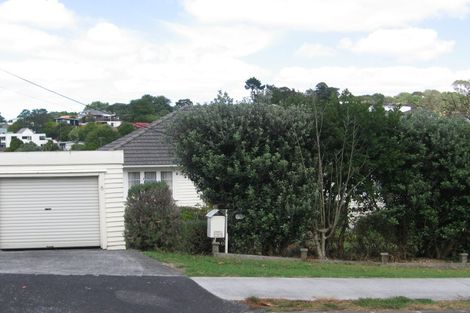 Photo of property in 6 Wyoming Avenue, Murrays Bay, Auckland, 0630