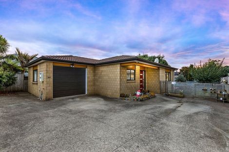 Photo of property in 18a Airdrie Road, Ranui, Auckland, 0612