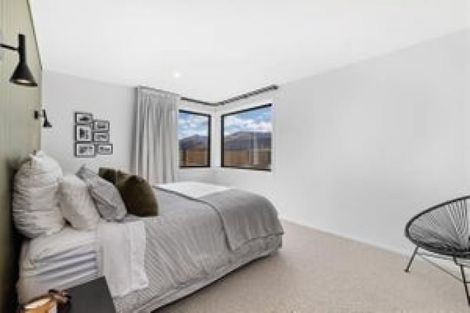 Photo of property in 52 Spur Ridge Rise, Jacks Point, 9371