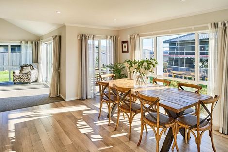 Photo of property in 28 Margaret Shields Avenue, Aotea, Porirua, 5024