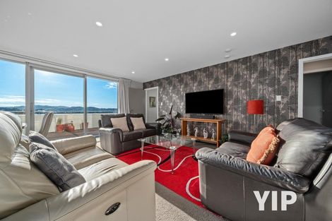 Photo of property in 5 Spitfire Place, Newlands, Wellington, 6037