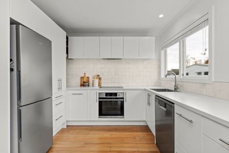 Photo of property in 16 English Street, St Andrews, Hamilton, 3200