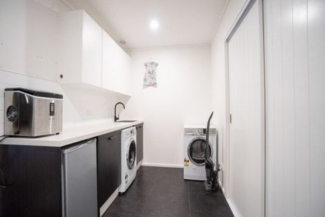 Photo of property in 6 Waimarama Court, Roslyn, Palmerston North, 4414