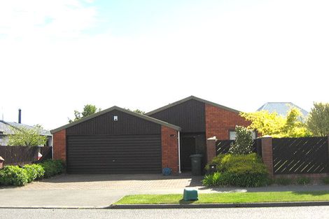 Photo of property in 75 Royal Park Drive, Parklands, Christchurch, 8083