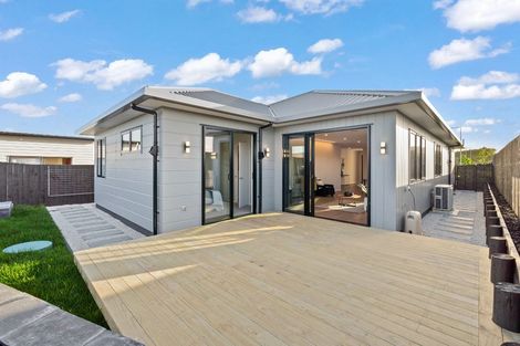Photo of property in 98 Huanui Drive, Wainui, 0992