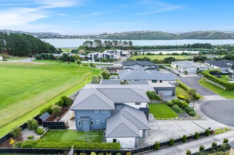 Photo of property in 17 Kepler Way, Aotea, Porirua, 5024
