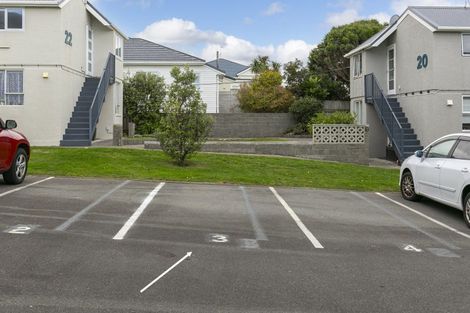 Photo of property in 3/127 Queens Drive, Lyall Bay, Wellington, 6022