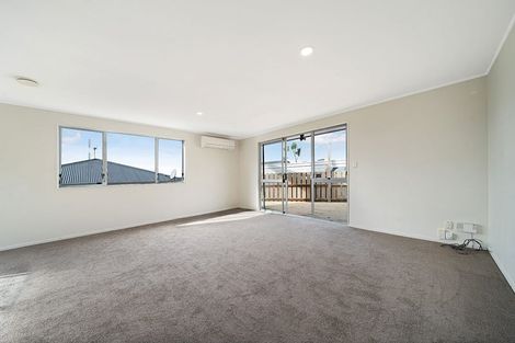 Photo of property in 1/24a Waimumu Road, Massey, Auckland, 0614