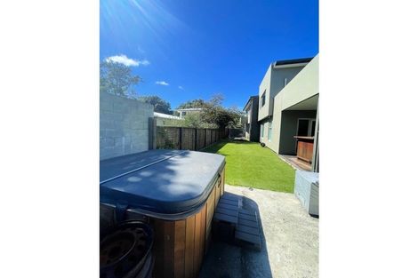 Photo of property in 1 Airlie Road, Plimmerton, Porirua, 5026