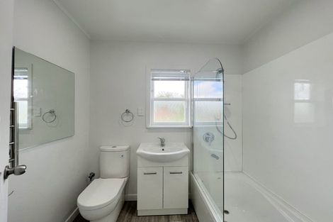 Photo of property in 36 Leonard Road, Mount Wellington, Auckland, 1060
