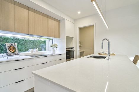 Photo of property in 9b Church Road, Taradale, Napier, 4112