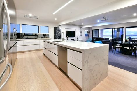 Photo of property in 47 De Luen Avenue, Tindalls Beach, Whangaparaoa, 0930