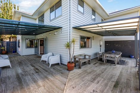 Photo of property in 21 Mcewen Crescent, Riverstone Terraces, Upper Hutt, 5018