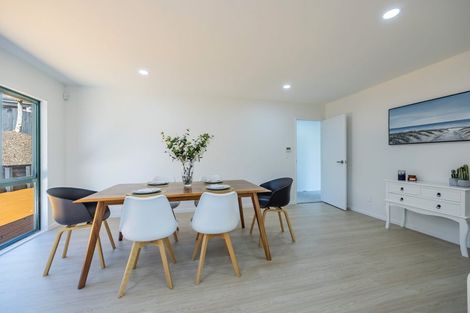 Photo of property in 16 Taroka Close, Pinehill, Auckland, 0632