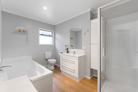 Photo of property in 140 Acacia Heights Drive, Acacia Bay, Taupo, 3385