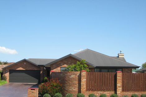 Photo of property in 39 Coolspring Way, Redwood, Christchurch, 8051