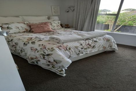 Photo of property in 1/14 Frieston Road, Milford, Auckland, 0620