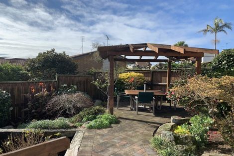 Photo of property in 56 Oliver Road, Eastern Beach, Auckland, 2012