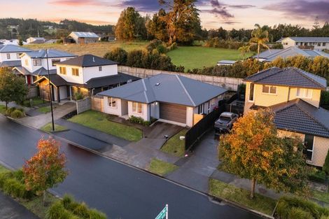 Photo of property in 36 Accolage Boulevard, Kumeu, 0810