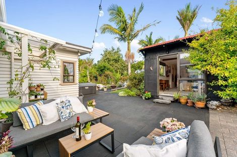 Photo of property in 11 Himikera Avenue, Avondale, Auckland, 1026