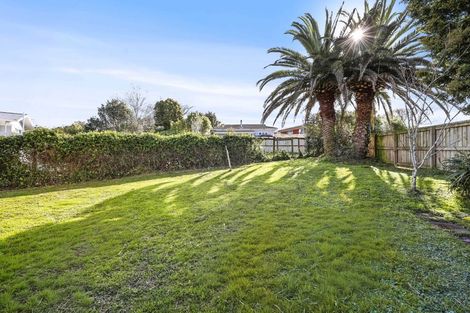 Photo of property in 10 La Trobe Street, Pakuranga Heights, Auckland, 2010