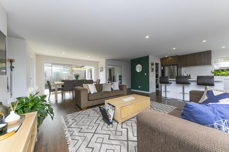 Photo of property in 3a Applemoors Way, Riverhead, 0820