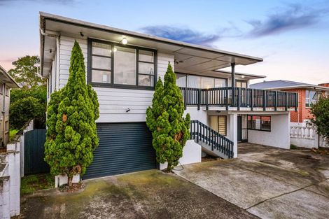 Photo of property in 214a Edmonton Road, Te Atatu South, Auckland, 0610