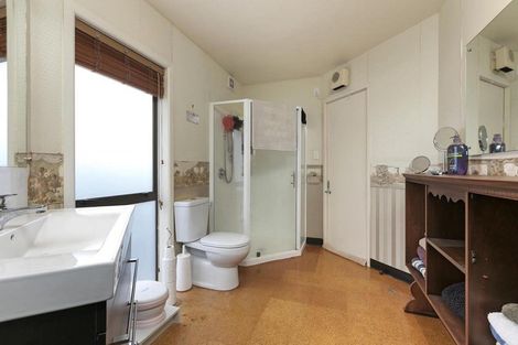 Photo of property in 382 Otumoetai Road, Otumoetai, Tauranga, 3110