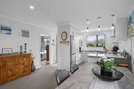 Photo of property in Waterview Estate, 26/4 Greystone Place, Omokoroa, 3114