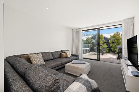 Photo of property in 75 Sandpiper Avenue, Point Wells, 0986