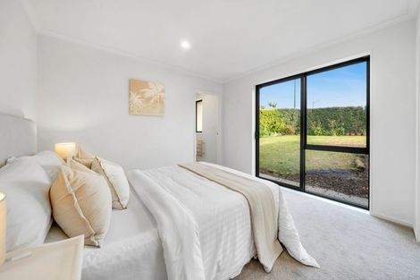 Photo of property in 100 Greenhithe Road, Greenhithe, Auckland, 0632