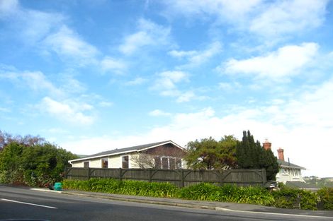 Photo of property in 82 Hackthorne Road, Cashmere, Christchurch, 8022