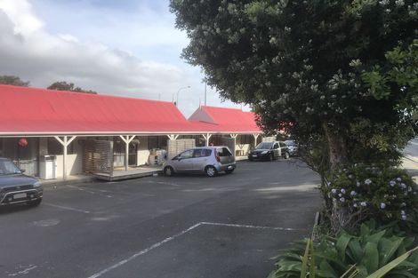 Photo of property in 252 Grounsell Crescent, Belmont, Lower Hutt, 5010