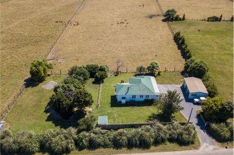 Photo of property in 35 North Manakau Road, Manakau, Levin, 5573