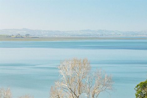 Photo of property in 708b South Titirangi Road, Titirangi, Auckland, 0604