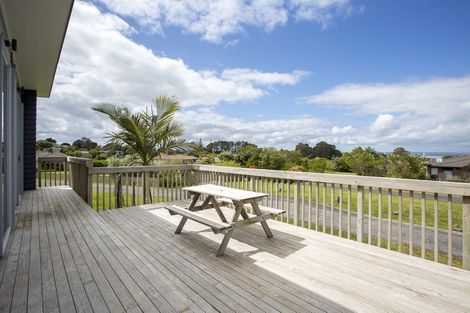 Photo of property in 24 Omana Avenue, Shelly Beach, Helensville, 0874