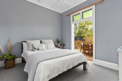 Photo of property in 16 Alfred Street, Northcote Point, Auckland, 0627