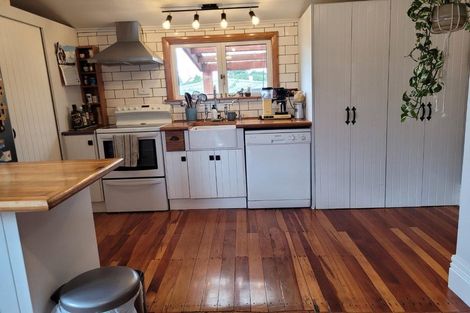 Photo of property in 11 Waite Street, Featherston, 5710