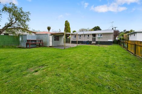 Photo of property in 14 Orchard Rise, Rosehill, Papakura, 2113