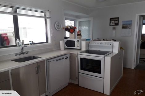 Photo of property in 16 Andes Avenue, Mangere Bridge, Auckland, 2022