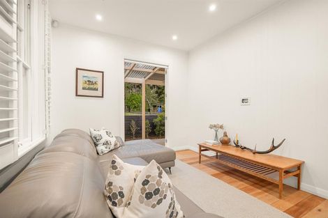 Photo of property in 1223 Old North Road, Helensville, 0875