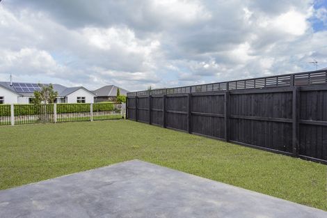 Photo of property in 12 Deans Place, Amberley, 7410