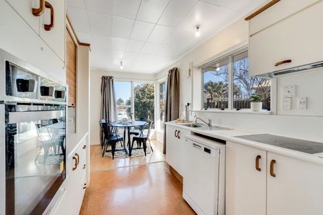 Photo of property in 10 Kowhai Street, Hamilton Lake, Hamilton, 3204
